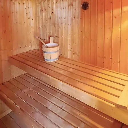 48 * 哈泽斯莱乌